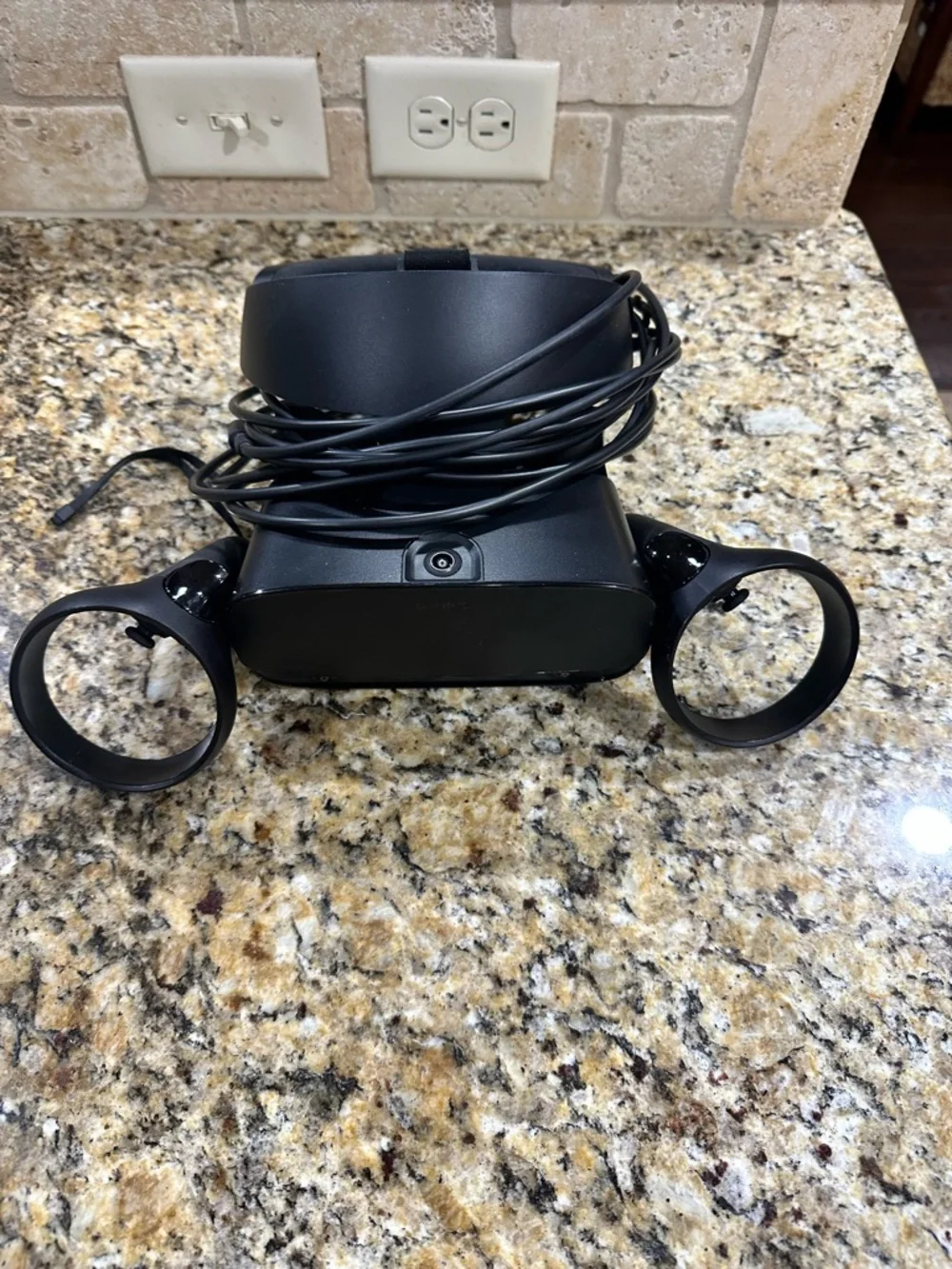 Oculus Rift Black VR Headset with Controllers